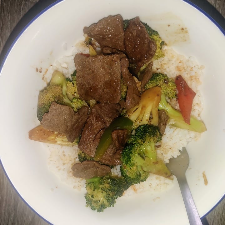 photo of Tenon Vegan Sushi Soy Beef Broccoli shared by @romeoluv1 on  16 Apr 2021 - review