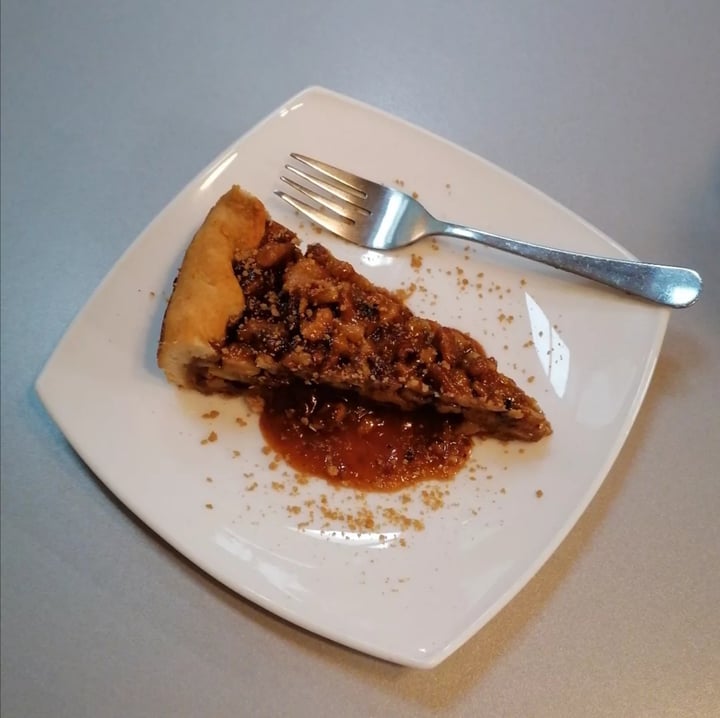 photo of Gia Vegan Pastry Shop Pecan pie shared by @crisb30 on  25 Aug 2022 - review
