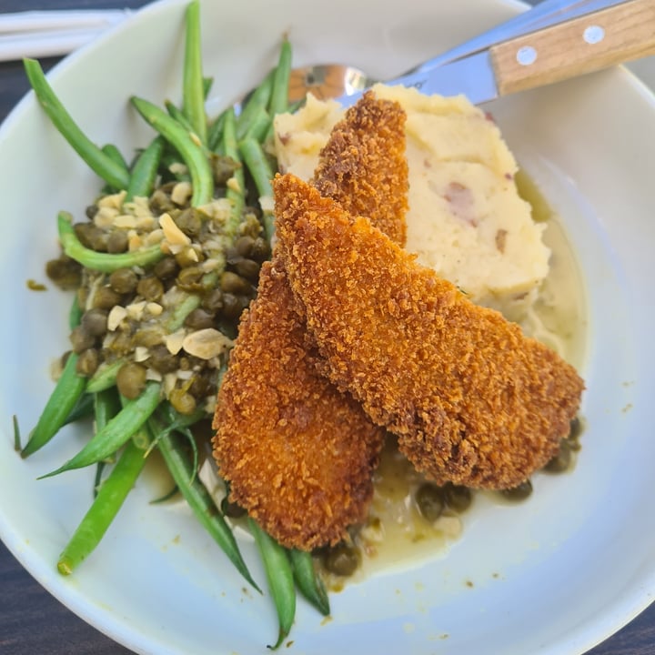 photo of Little Pine Restaurant Panko Crusted Piccata shared by @sofihuasteca on  29 Mar 2022 - review