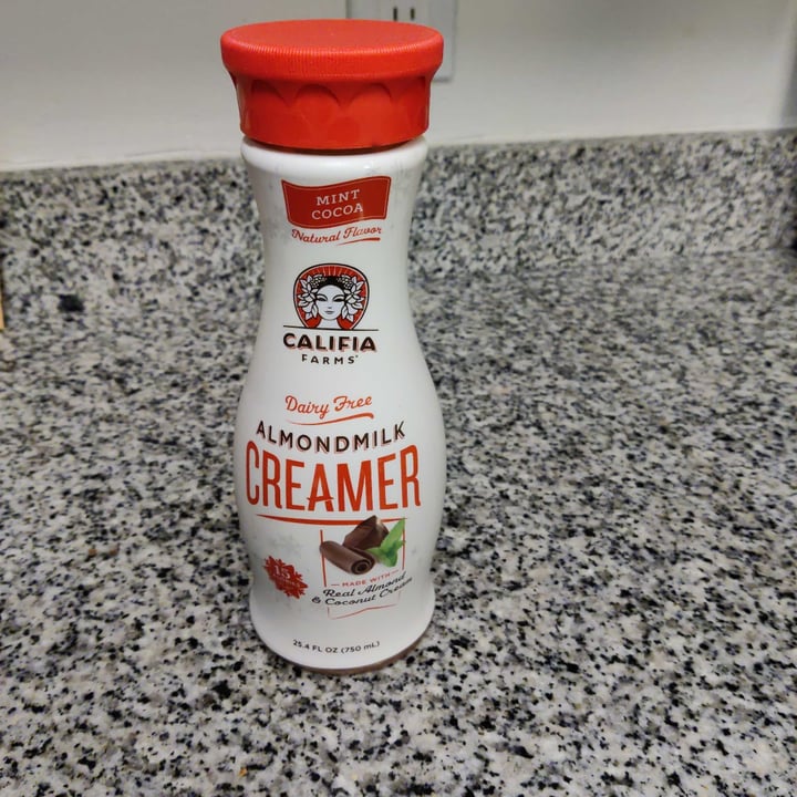 photo of Califia Farms Mint Cocoa Almond Milk Creamer shared by @anne-banane on  07 Feb 2021 - review