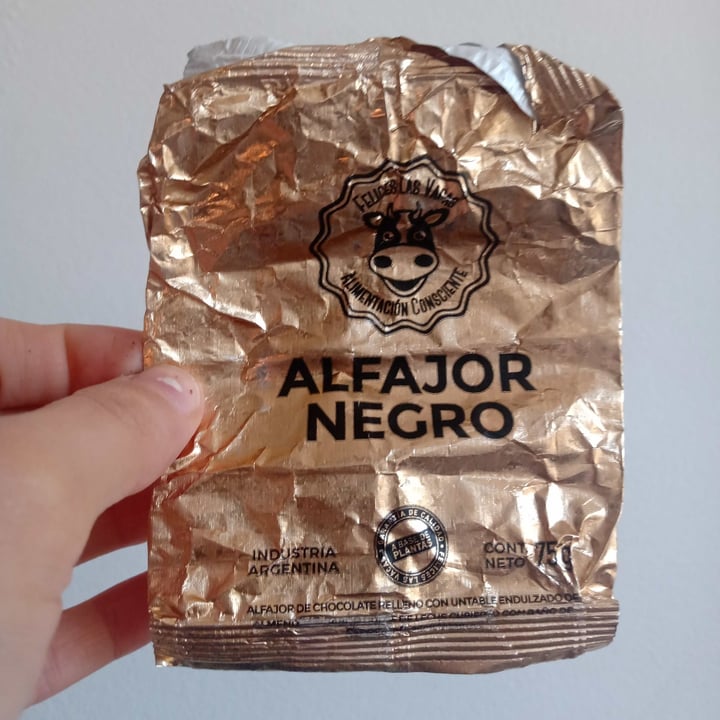 photo of Felices Las Vacas Alfajor Negro shared by @manuinterlandi on  26 Apr 2021 - review