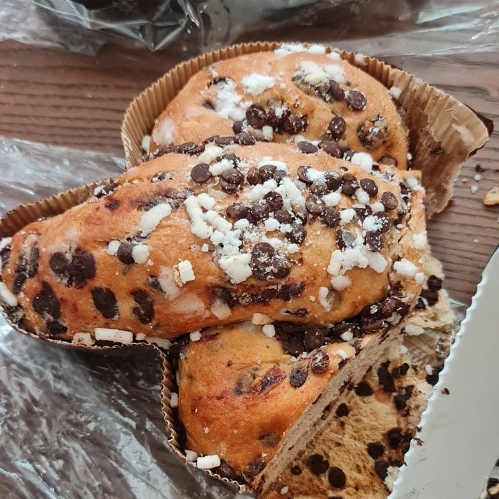 review photo of La Fonte Del Dolce Colomba vegana con gocce di cioccolato shared by @creepysunset on 18 Apr 2022 - review