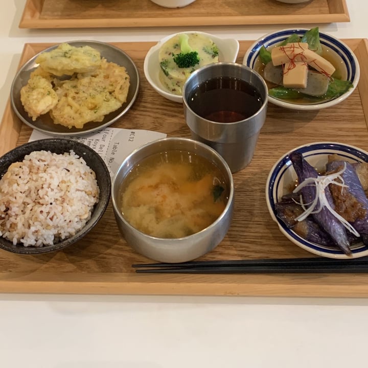 photo of Mum Veggie Cafe 4 deli set shared by @manho on  13 Dec 2022 - review