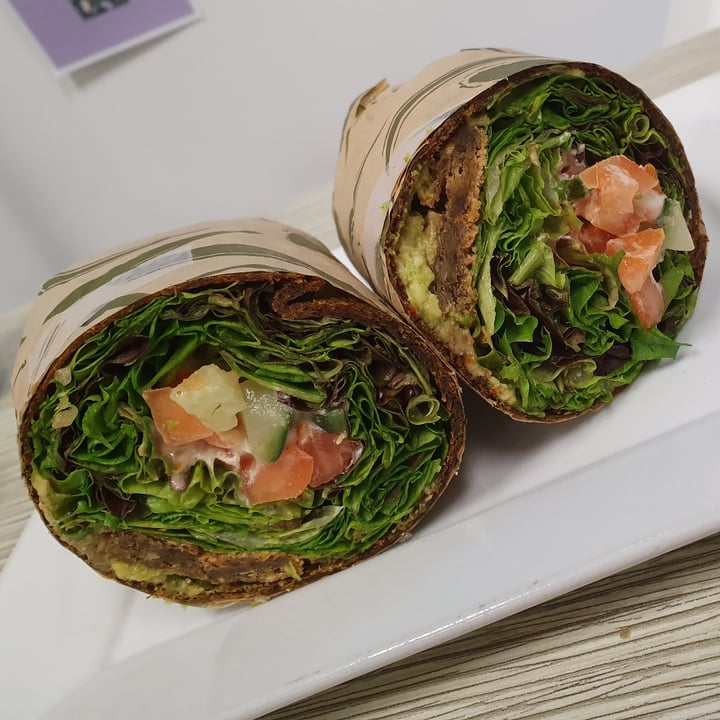 photo of Rawthentic Eatery Buffalo Bill Wrap shared by @anistavrou on  17 Nov 2022 - review