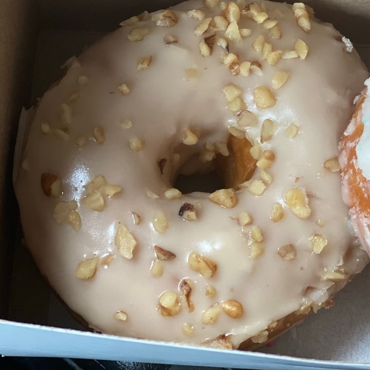photo of bloomer's on Queen Maple walnut donut shared by @nearingwild on  26 Oct 2020 - review