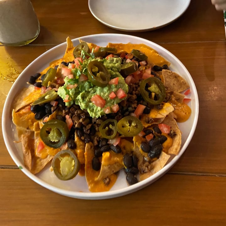 review photo of Herbívoro Nachos shared by @tamarafregoso on 09 Jun 2021 - review