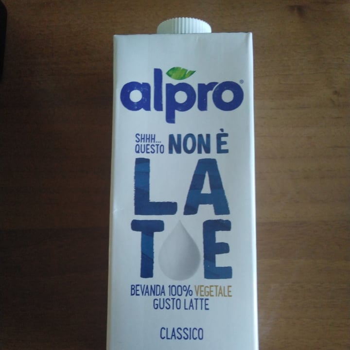 photo of Alpro This is Not Milk Classic Questo Non è Late Classico shared by @barbarat on  15 Apr 2022 - review