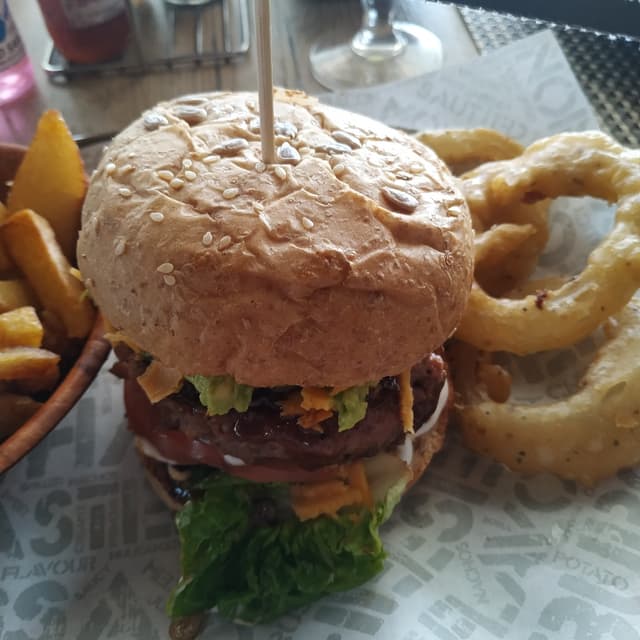 菜肴“Beyond Burger”的照片