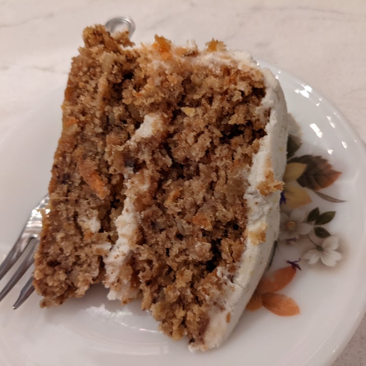 photo of Mad Cucumber Carrot cake shared by @benzole on  30 Dec 2021 - review