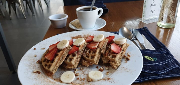 review photo of Reforma Market Wafle almendra y avena shared by @claudiarolandera on 04 Mar 2020 - review