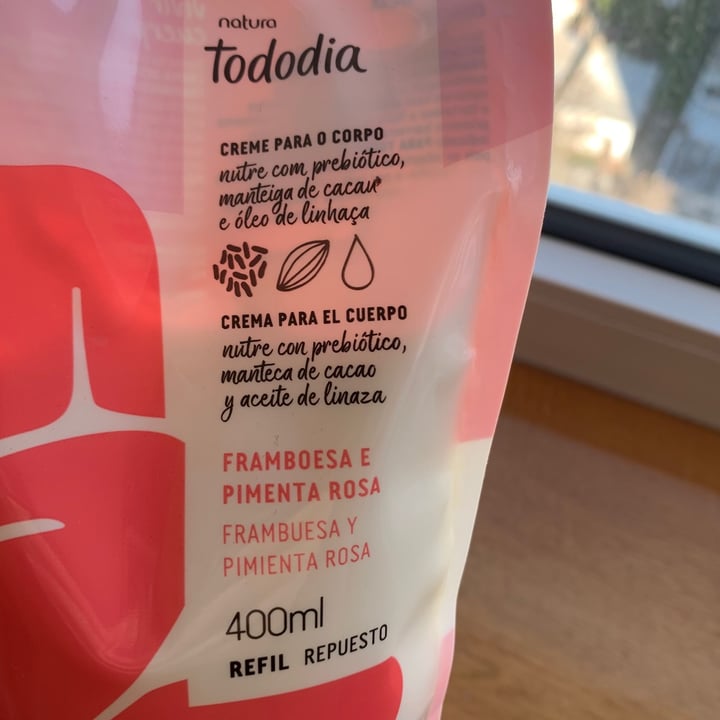 photo of Natura Crema corporal tododía los frutos rojos shared by @zub1 on  25 Jun 2021 - review