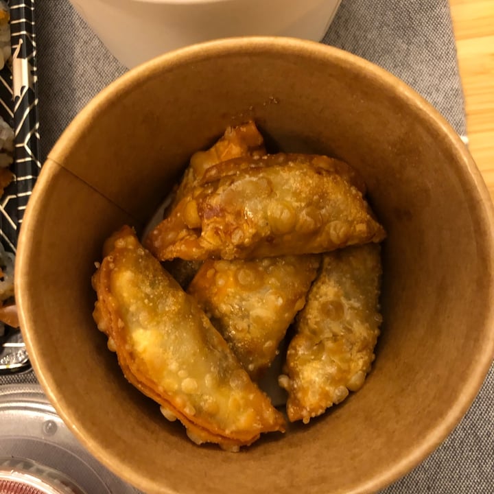 photo of OPLANTE Sushi Wok Végétalien Montreal (x Yuan) Fried gyozas shared by @federicag on  22 May 2022 - review