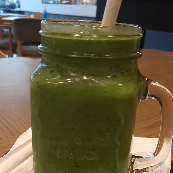 review photo of Mugg & Bean Go for green smoothie shared by @ladineboshoff on 05 Aug 2020 - review