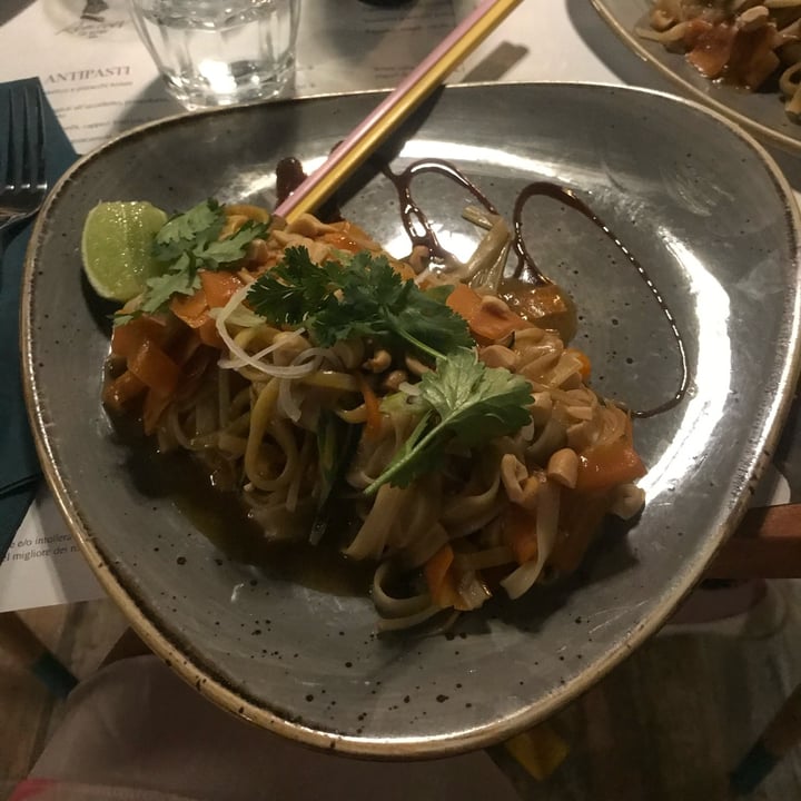 photo of Romeow Cat Bistrot Pad Thai shared by @saragalde on  06 Jul 2022 - review