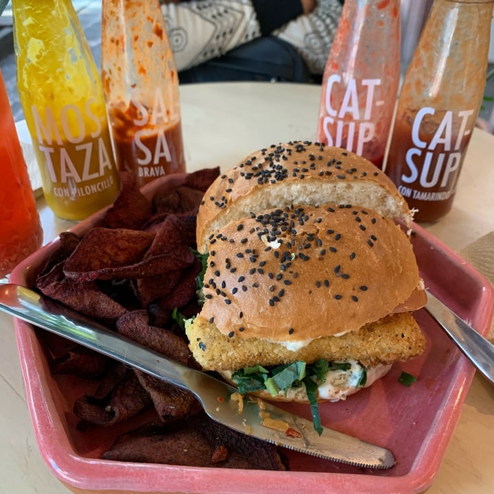 photo of Pulpa Amor Líquido Crispy tofu burger con kimchi shared by @dmno on  03 Jan 2022 - review
