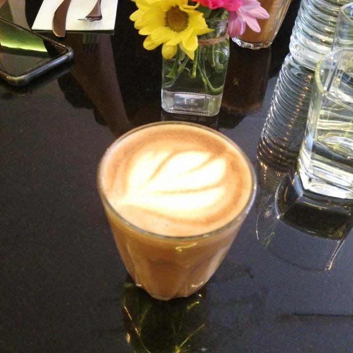 review photo of Veginity Oat Flat White shared by @danipontes on 12 Nov 2022 - review