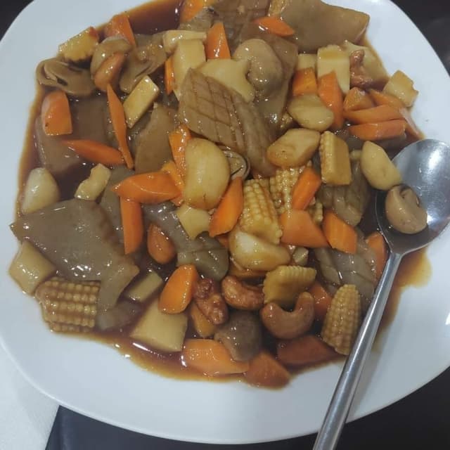 Foto del plato “Calamares vegano a doble sabor”