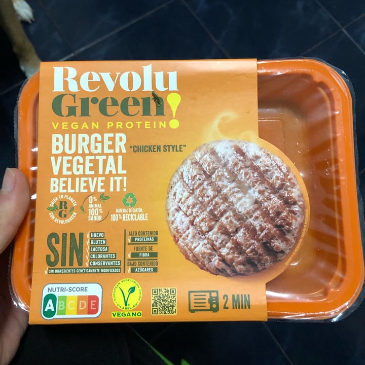 photo of Revolu Green Burger Vegetal "Chicken Style" shared by @tixa08 on  22 Dec 2021 - review
