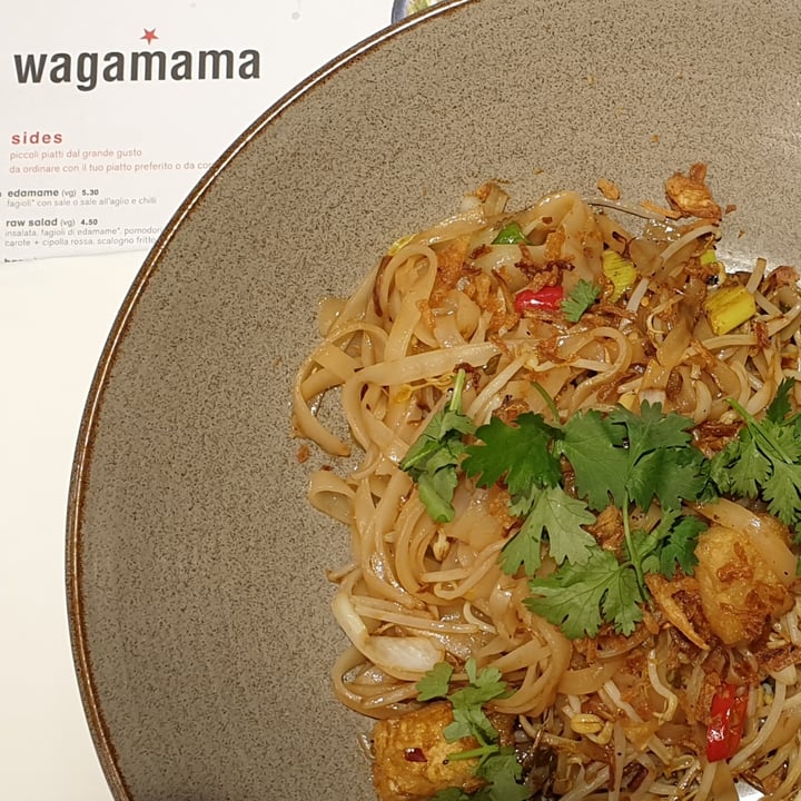 review photo of Wagamama pad thai shared by @le1lah on 10 Oct 2022 - review