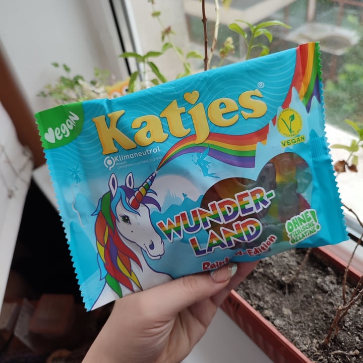 photo of Katjes Wunderland Rainbow Edition shared by @flouredfingers on  10 Jun 2022 - review