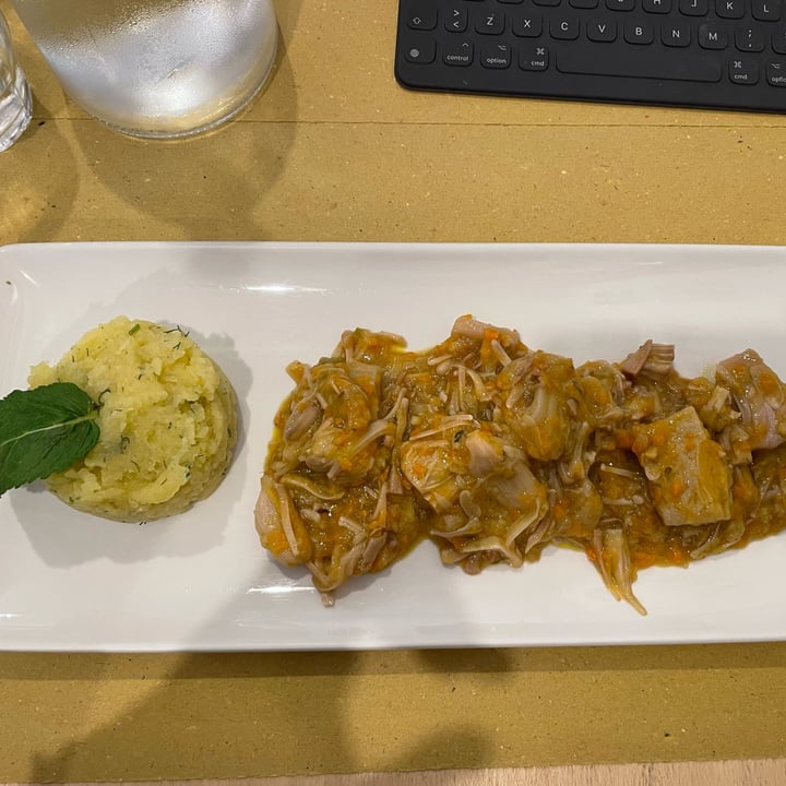 photo of Lo Fai Bocconcini Di Jack Fruit Al Marsala Con Bruinose Di Verdure, Purè Di Patate Alle Erbe Aromatiche shared by @momuz on  16 Mar 2022 - review