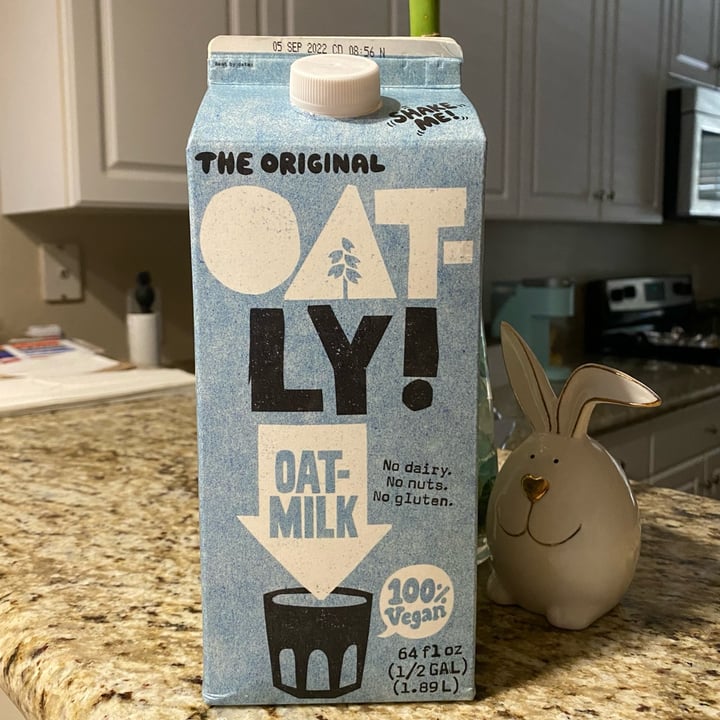 photo of Oatly Oat Milk shared by @yarilovezzucchini on  22 Jun 2022 - review