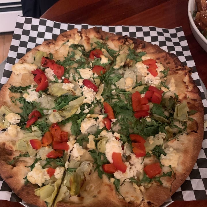 photo of Black Dog Cafe Vegan Pizza shared by @klindvall on  19 Dec 2021 - review