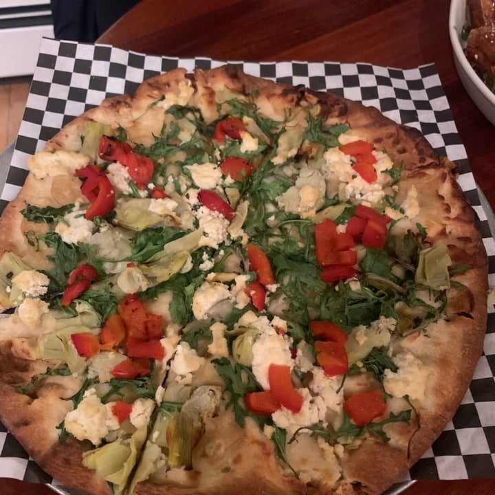 review photo of Black Dog Cafe Vegan Pizza shared by @klindvall on 19 Dec 2021 - review