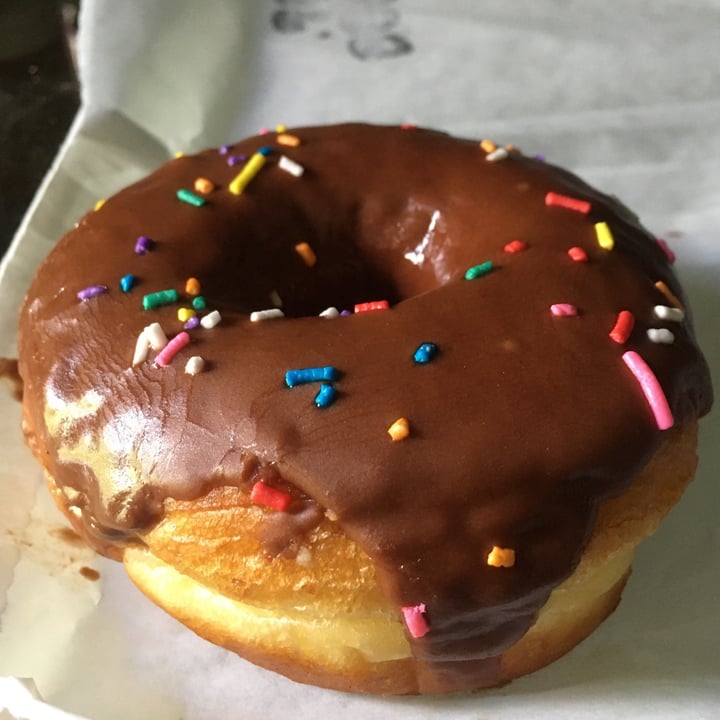 photo of Dough Joy Chocoholic (chocolate icing with rainbow sprinkles) shared by @renfield on  10 Jun 2022 - review