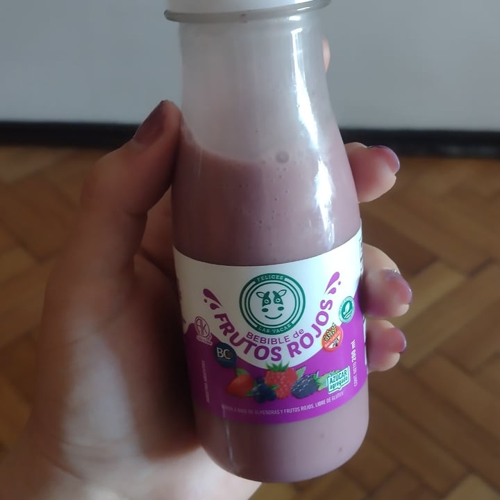 photo of Felices Las Vacas Yogur bebible de Frutos rojos shared by @celevegan on  30 Dec 2021 - review