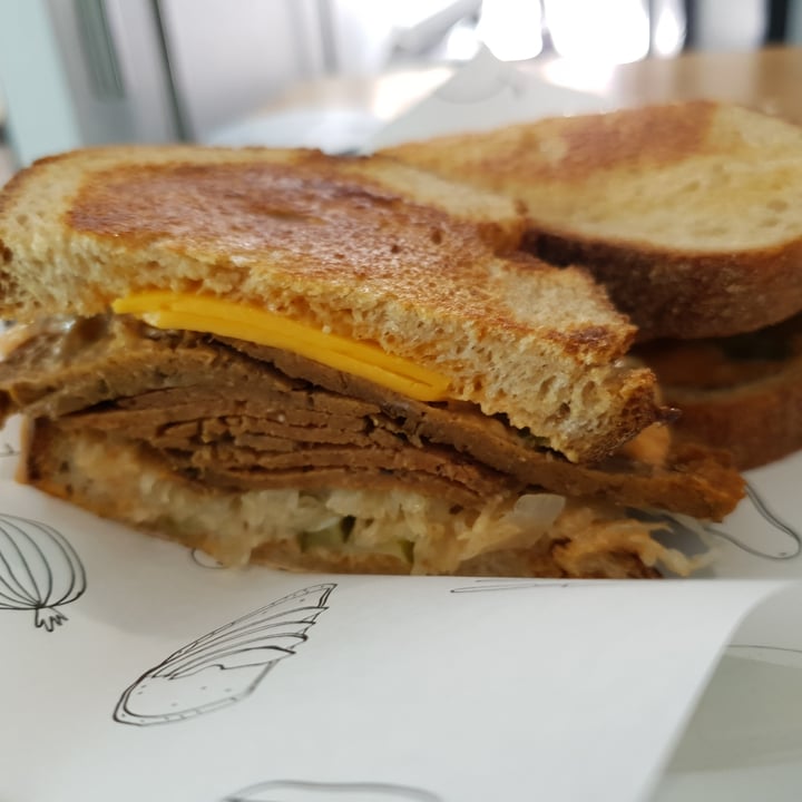 review photo of Shift Eatery Reuben’s Vegan Brother Steve shared by @melin on 17 Feb 2021 - review