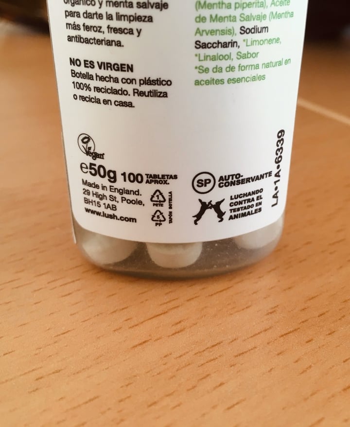 review photo of LUSH Fresh Handmade Cosmetics Toothy tabs Miles Of Smiles shared by @lacatface on 20 Feb 2020 - review