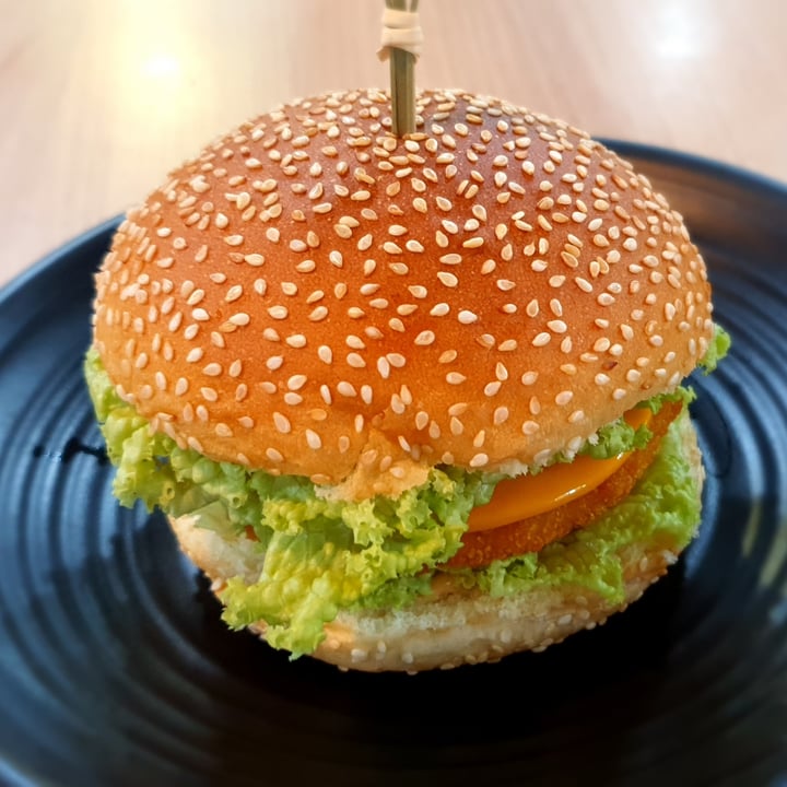 photo of Chee Wei Vegetarian Vegan Burger shared by @thesingaporevegan on  19 Feb 2021 - review