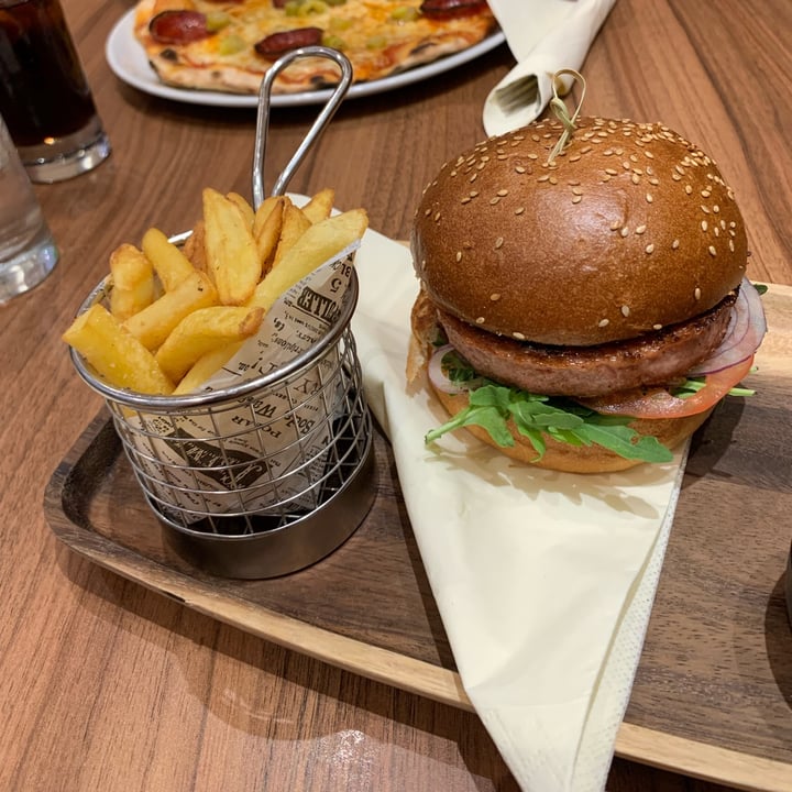 review photo of Restoran Zrinski Vegan Burger shared by @vegneve on 25 Jul 2022 - review