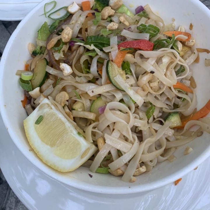 photo of De Noordhoek Lifestyle Hotel Vegan Pad Thai shared by @myuoor on  09 Jan 2022 - review