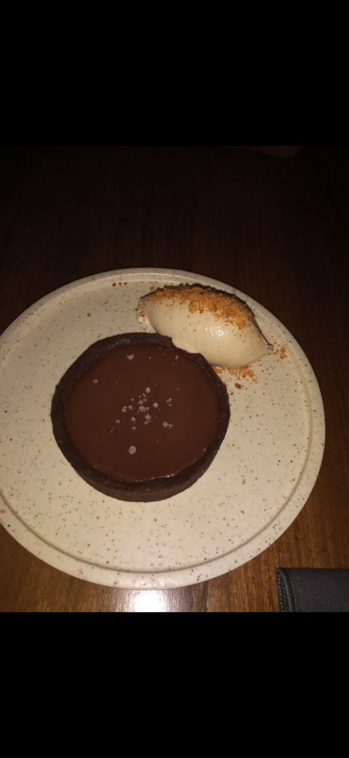 photo of Sacro Tortita de chocolate con helado de maní shared by @soylatormenta on  29 Feb 2020 - review