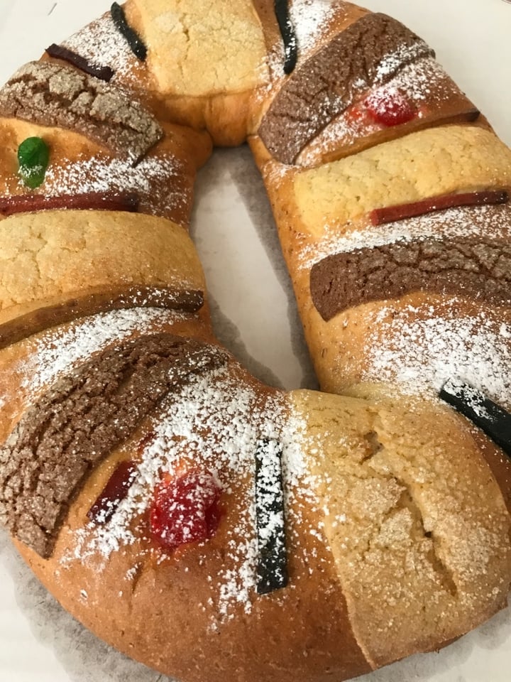 photo of Pan D'Monium Rosca De Reyes shared by @marianaissa1 on  09 Feb 2020 - review