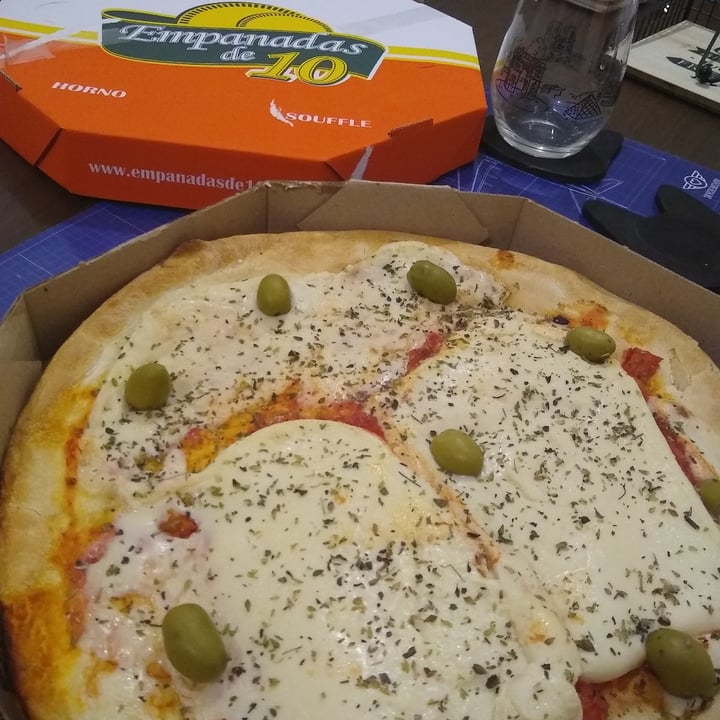 photo of Empanadas de 10 Pizza MUZZARELLA VEGANA shared by @fabuchi on  14 May 2021 - review