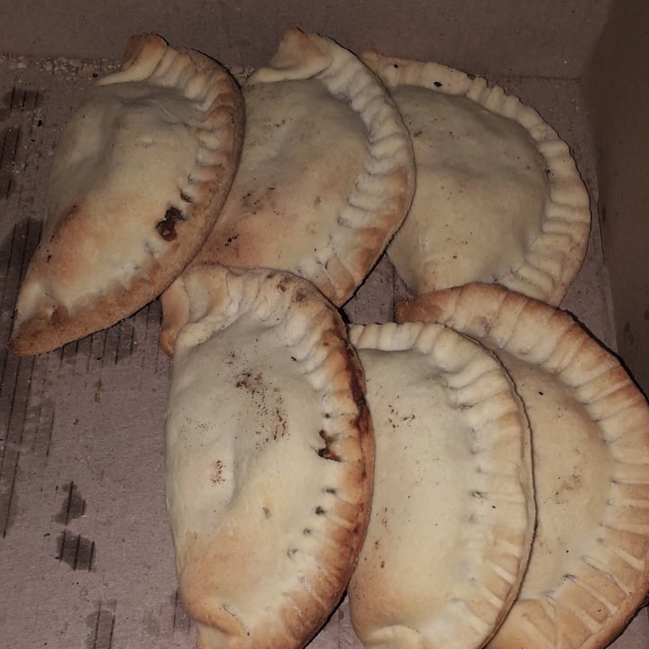 review photo of TAHIEL VEGANO Empadas con queso y champiñones shared by @marimoyano on 31 Aug 2020 - review