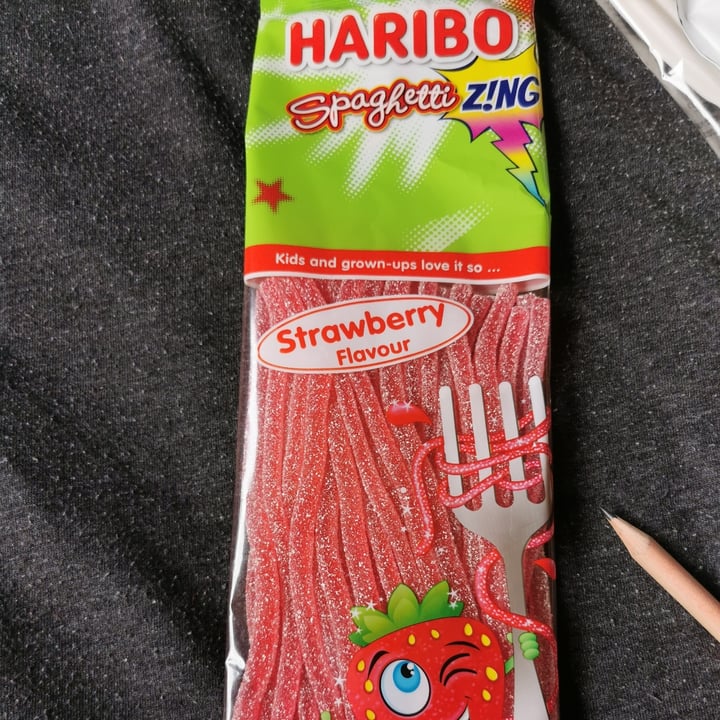photo of Haribo Spaghetti strawberry shared by @hannahfaye on  09 Jun 2022 - review