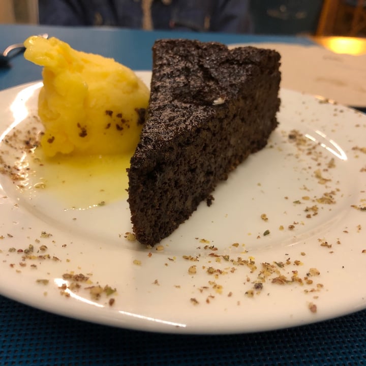 photo of Restaurante Vegetariano Fang i Aram Pastel de algarroba con helado de mango shared by @marionayogacadaques on  10 May 2021 - review