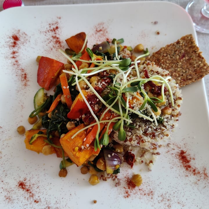 photo of Happy Green Food Cous Cous Con Verdure Miste shared by @vegangio on  23 Aug 2022 - review