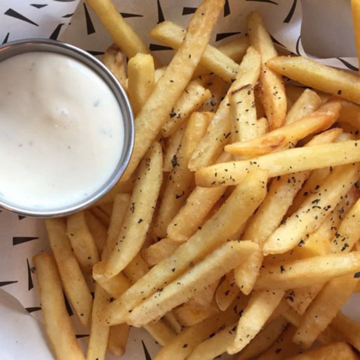 review photo of nomVnom Bistro Truffle Fries + Truffle Mayo Dip shared by @ivy1008 on 16 Dec 2020 - review