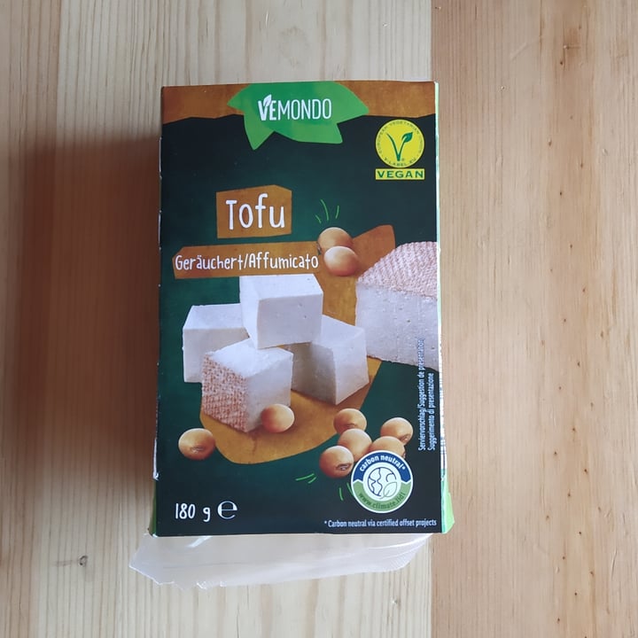 photo of Vemondo  Tofu Affumicato shared by @thecuriousmonkey17 on  14 Aug 2022 - review