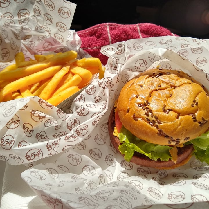 photo of Burger 54 Not chesse burger shared by @mariamaske on  20 Feb 2021 - review