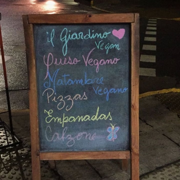 review photo of Pizzas y Empanadas IL Giardino De Devoto Empanada Cebolla y Queso shared by @cintiachacon on 22 May 2020 - review