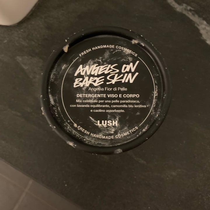 photo of LUSH Fresh Handmade Cosmetics Angels On Bare Skin Daily Face Scrub shared by @clover28 on  14 Mar 2022 - review
