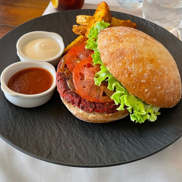 review photo of Levél Veggie Bistro Hamburguesa Level shared by @mmh on 12 Jul 2021 - review