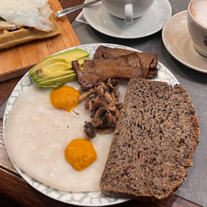 photo of The Sister Brussels Café Vegan Breakfast shared by @saragusa on  01 Aug 2022 - review