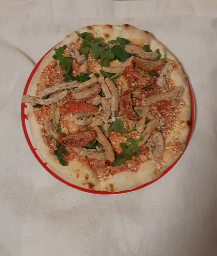 photo of Hacendado Vegan Pizza Rúcula & Tomate Seco shared by @supernessa80 on  05 Dec 2019 - review